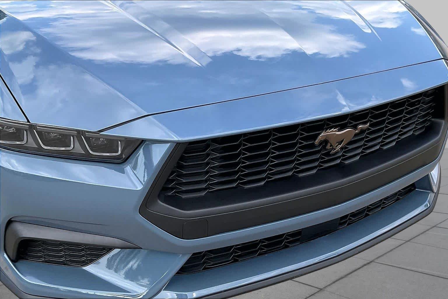 Used 2025 Vapor Blue Metallic Ford EcoBoost Premium image 28