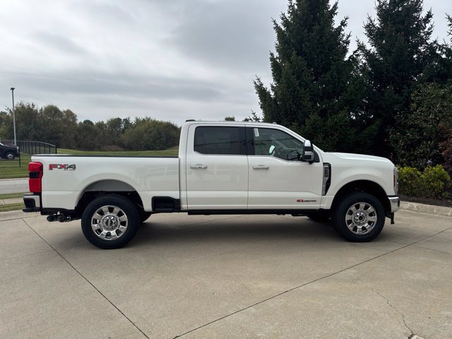 New 2027 Star White Metallic Tri-Coat Ford Lariat image 4