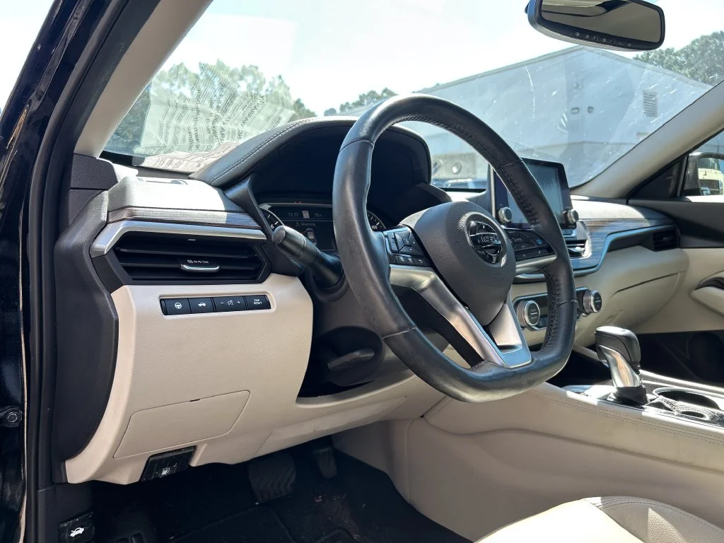 Used 2020 Black Nissan 2.5 SL image 8