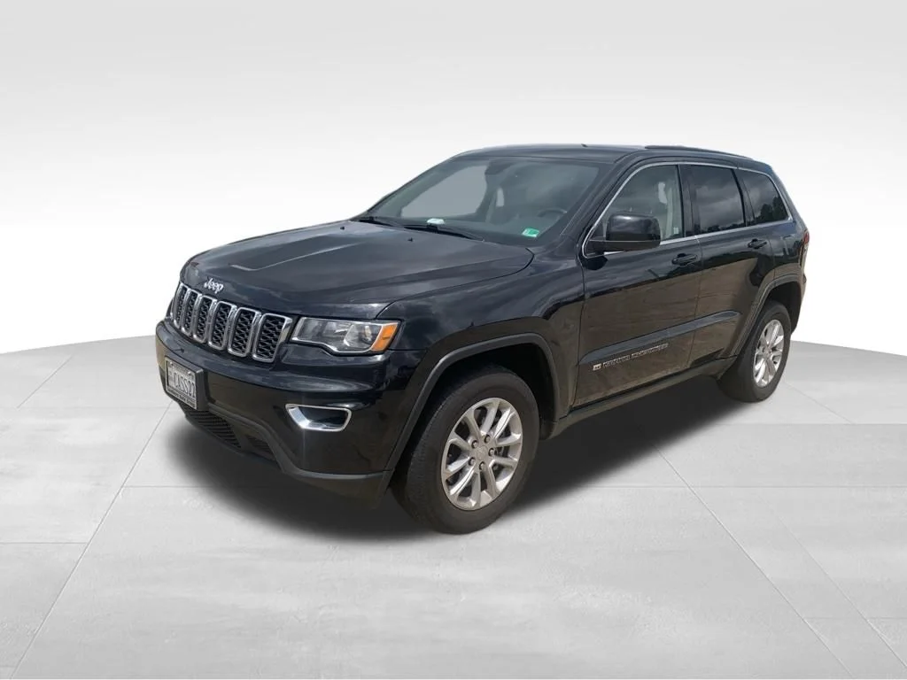 Used 2022 Black Jeep Laredo E image 2