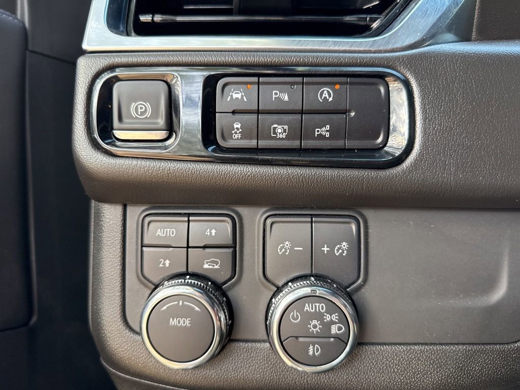 2025 GMC Yukon Denali - Photo 39