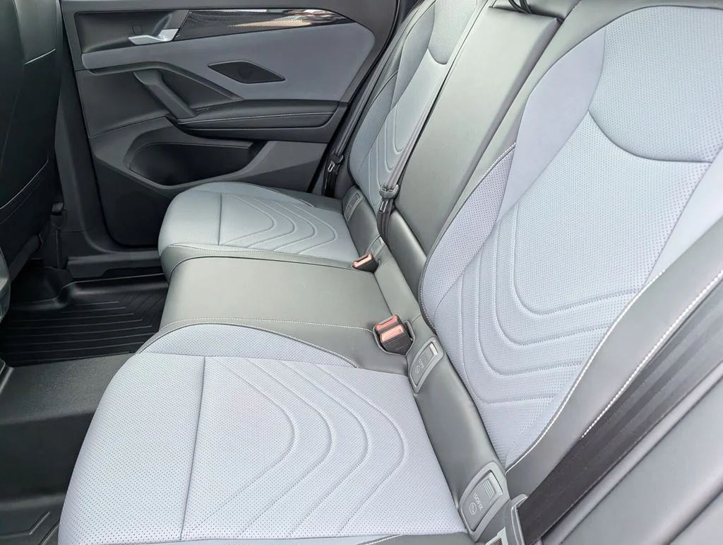 New 2026 Beige/tan Volkswagen 2.0T SE R-Line Black image 14