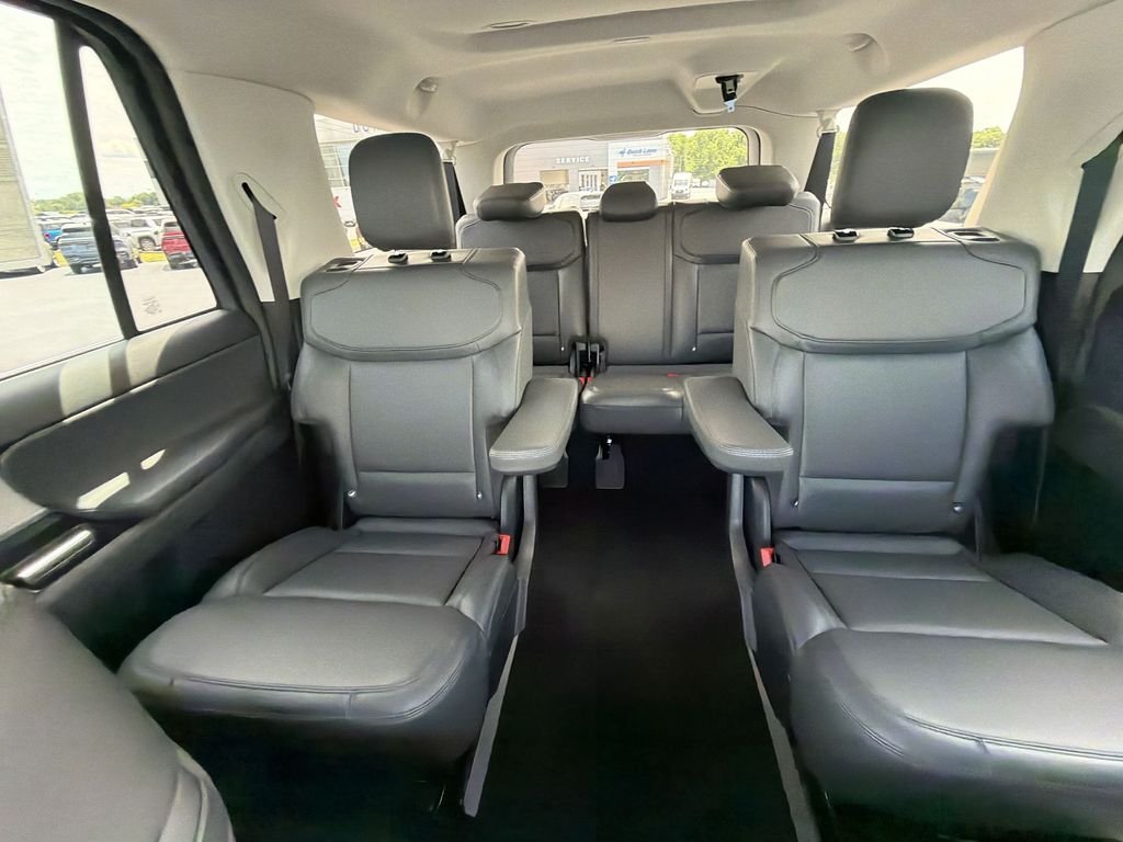 New 2026 Space Silver Metallic Ford MAX Active image 29