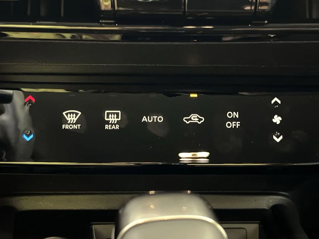 2025 Nissan Kicks SR - Photo 16