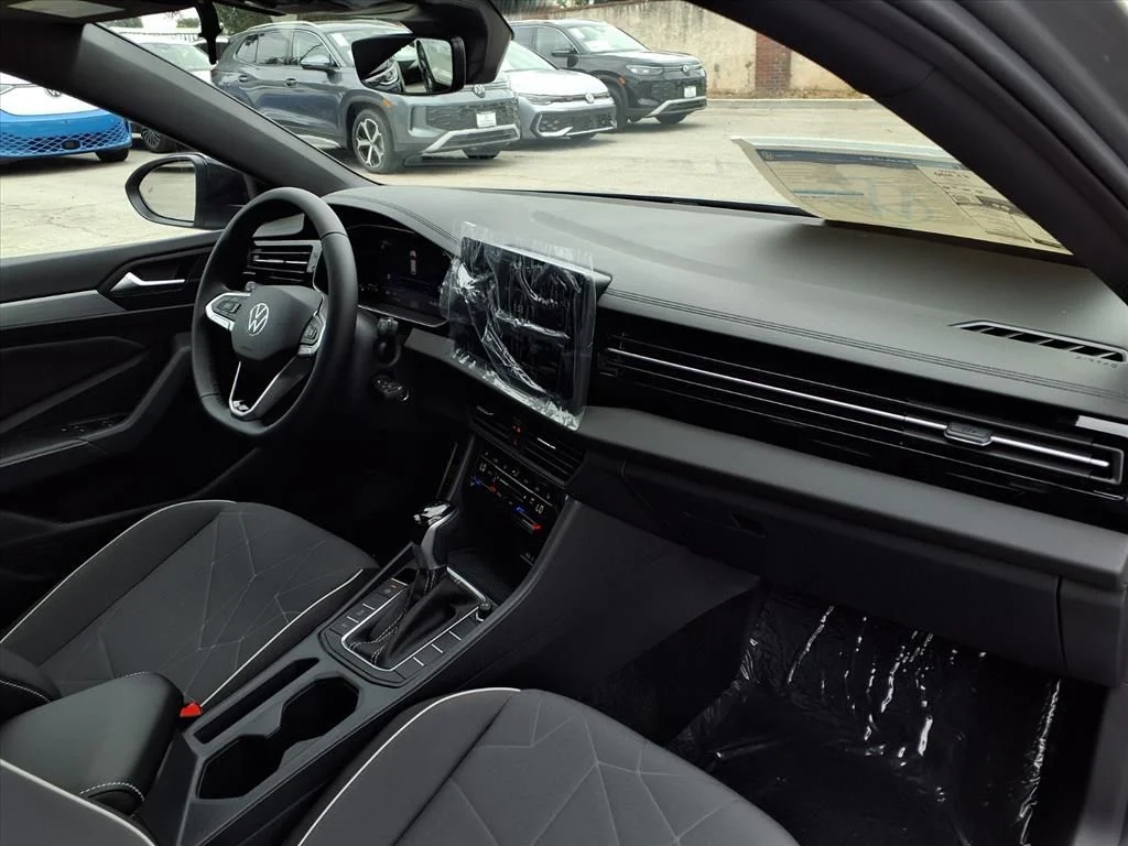 2025 Volkswagen Jetta Sport - Photo 22