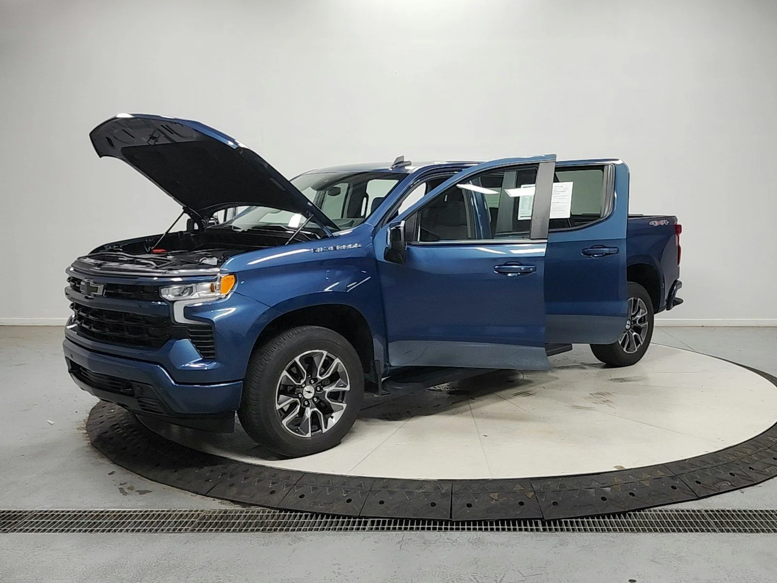 Used 2024 Blue Chevrolet RST image 12
