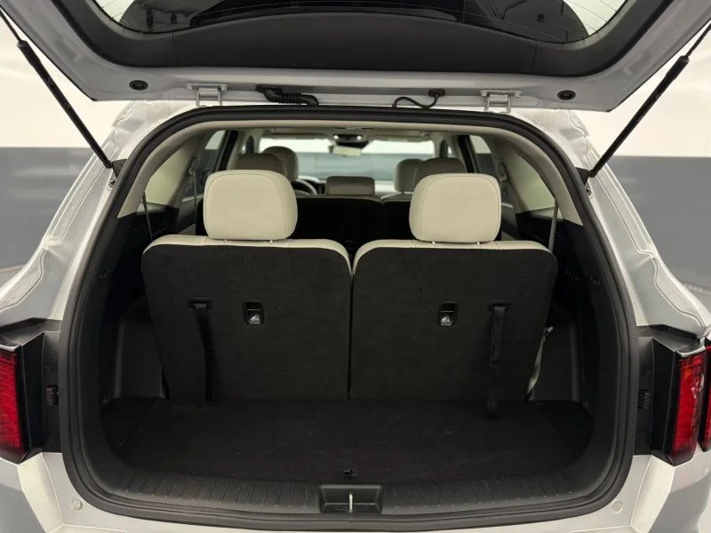 Used 2022  Kia S Sport Utility 4D image 28