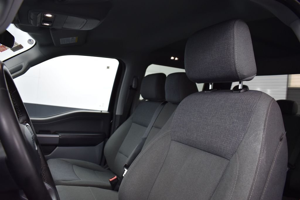 Used 2025 Black Ford XLT image 9