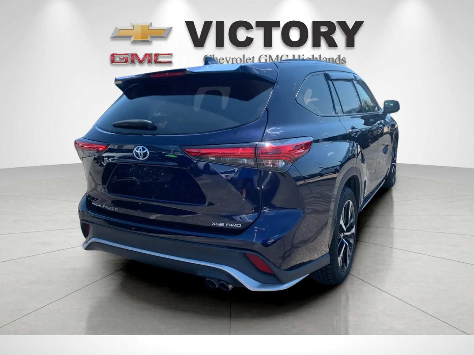 Used 2021 Blue Toyota XSE image 3