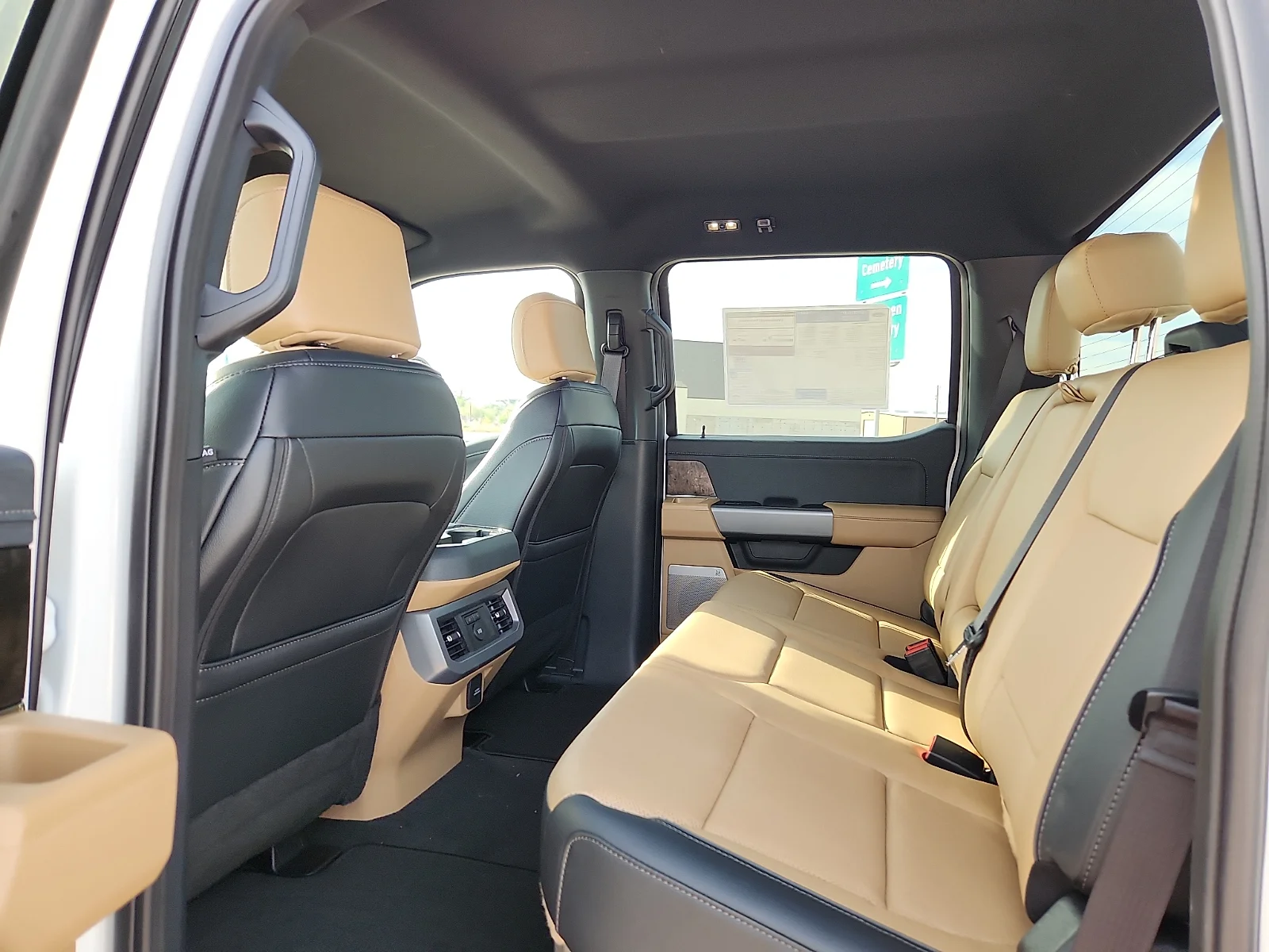 New 2026 Star White Metallic Tri-Coat Ford Lariat image 18