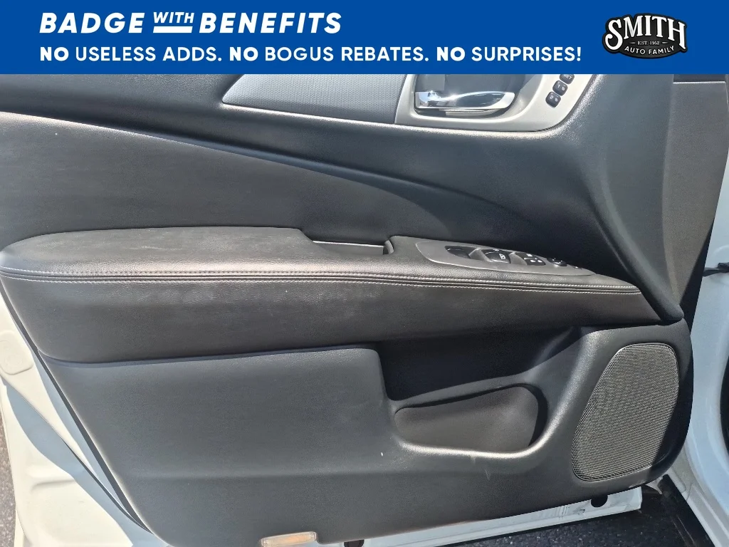 Certified Used 2018 White Nissan SL image 19