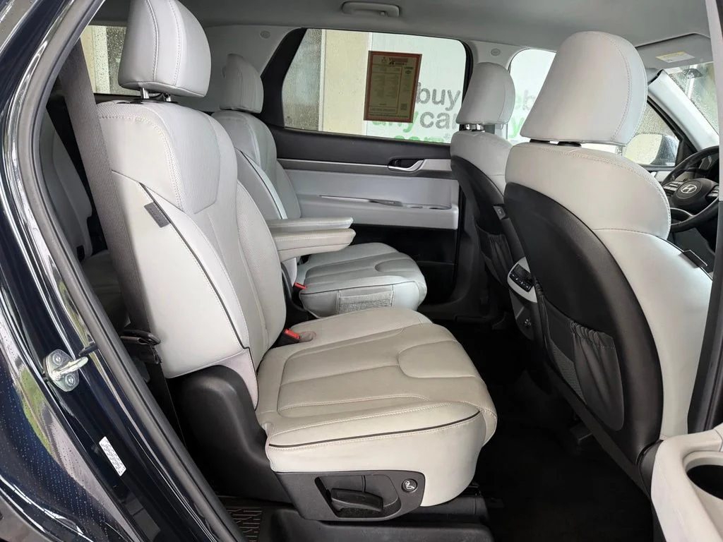Used 2024 White Hyundai SEL image 25