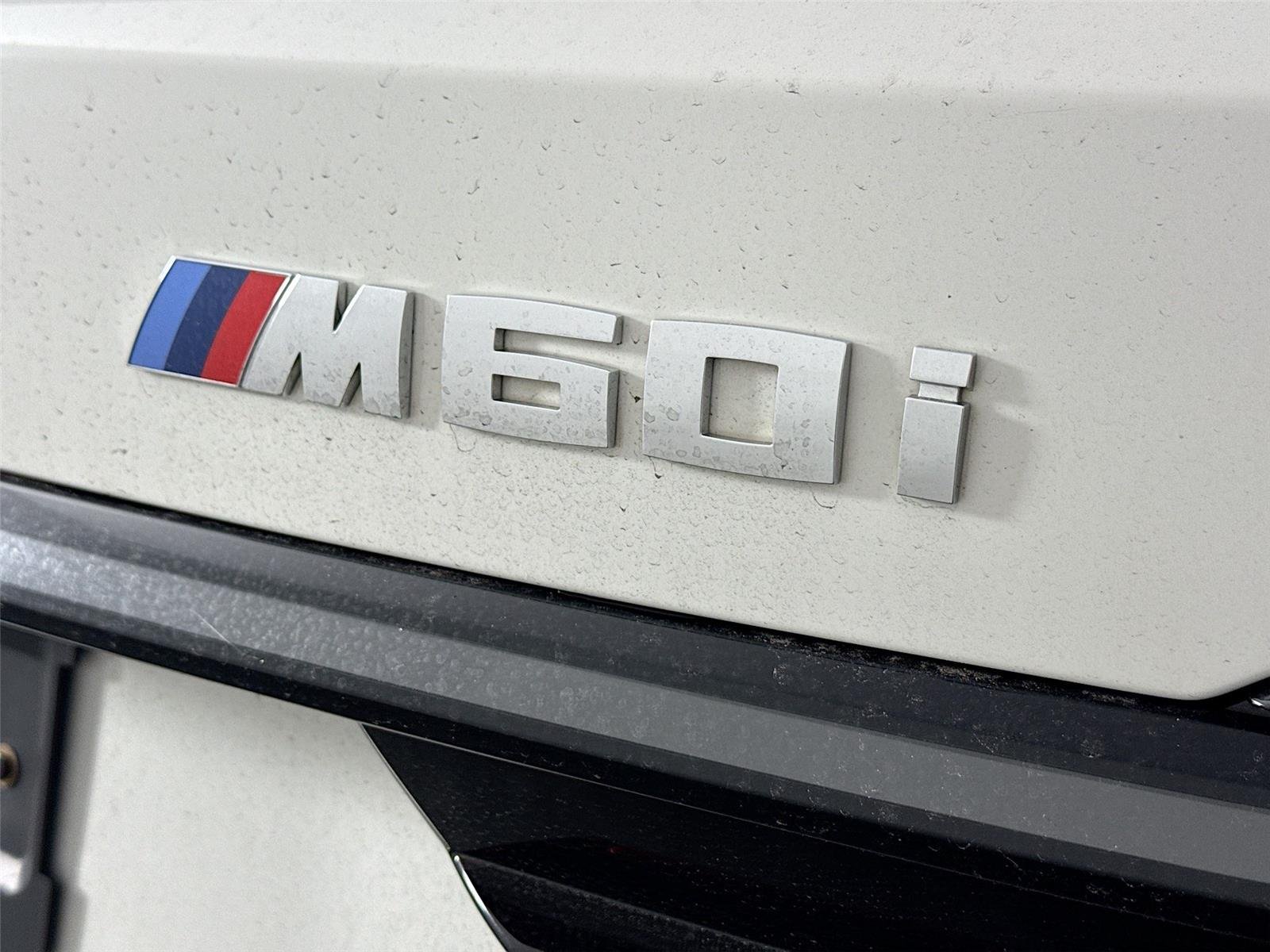 Used 2025 Alpine White BMW M60i image 10