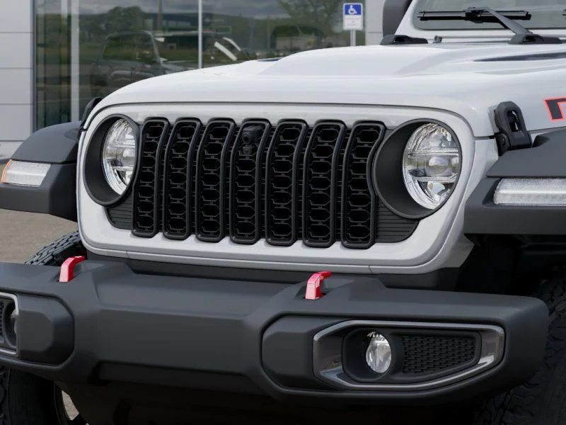 New 2025 Bright White Clear-Coat Exterior Paint Jeep Rubicon image 12