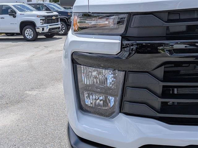 New 2026 Summit White Chevrolet WT image 9
