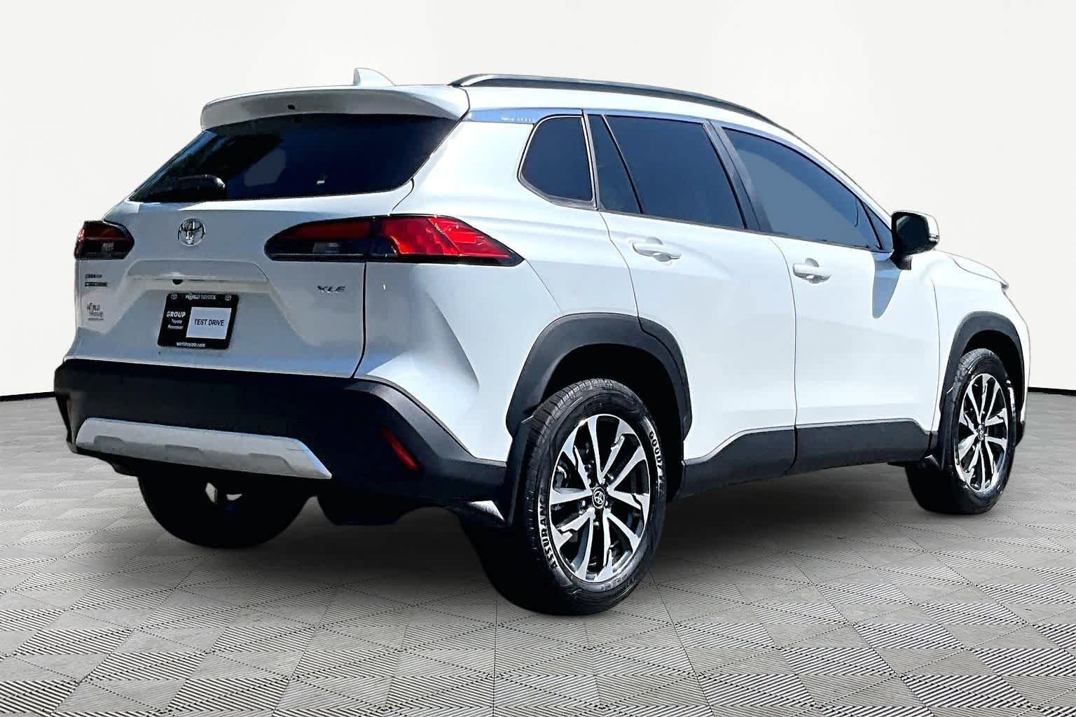 Used 2023 Wind Chill Pearl Toyota XLE image 13
