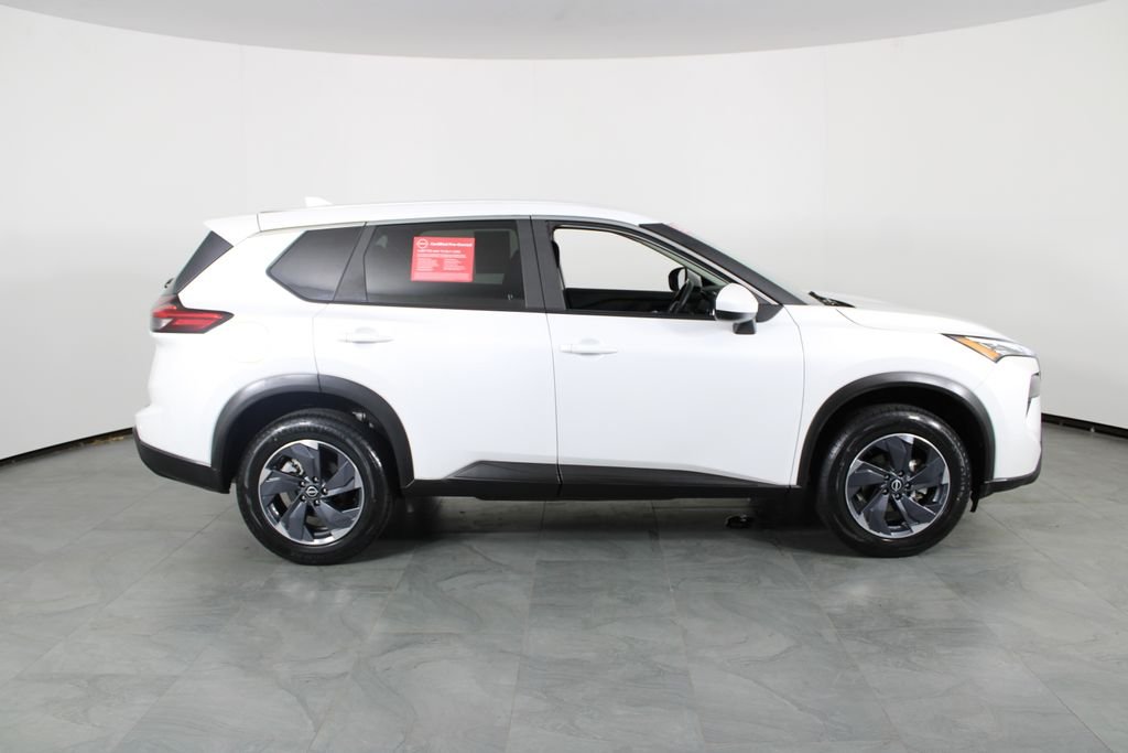 2024 Nissan Rogue SV - Photo 14