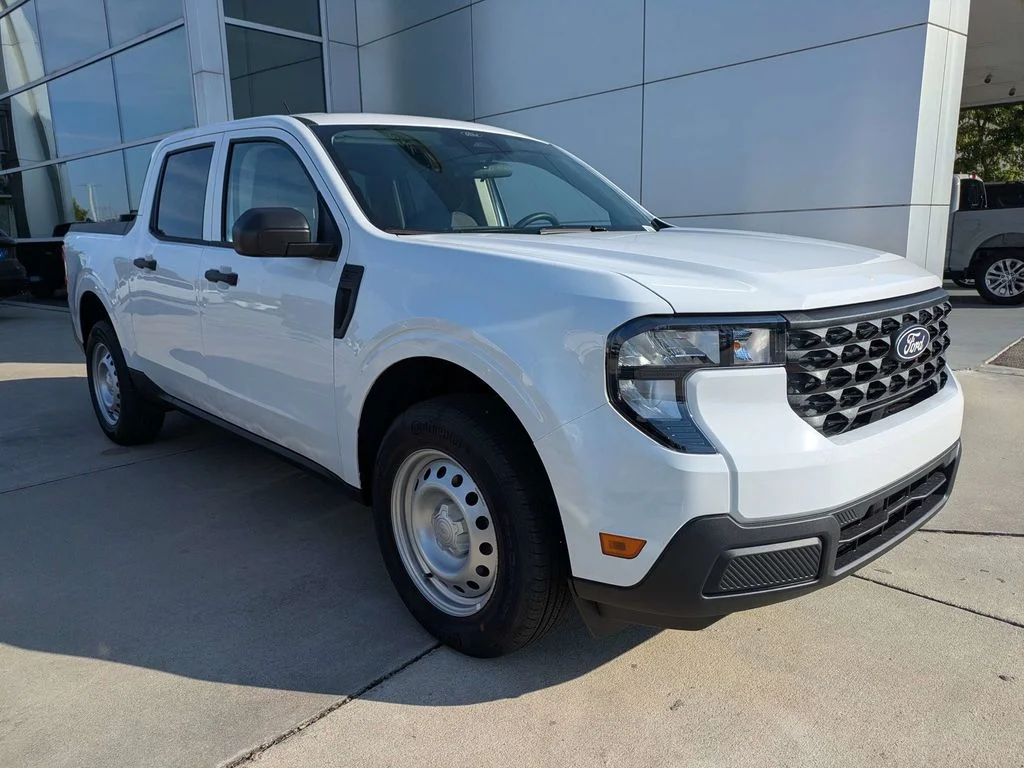 New 2026 Oxford White Ford XL image 2