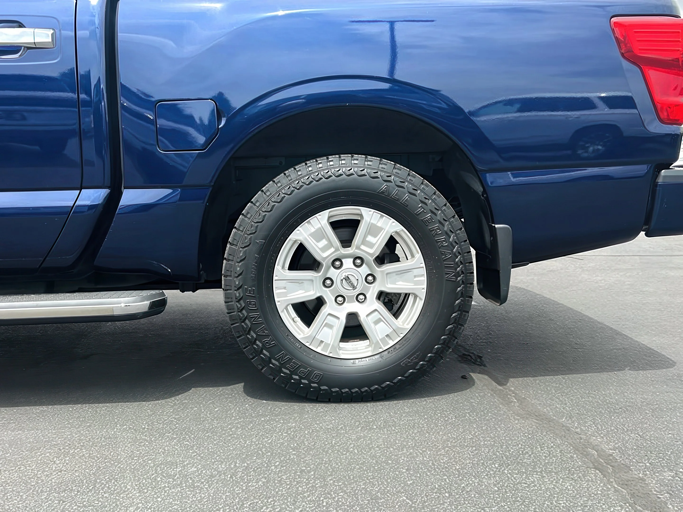 2019 Nissan Titan SV - Photo 17
