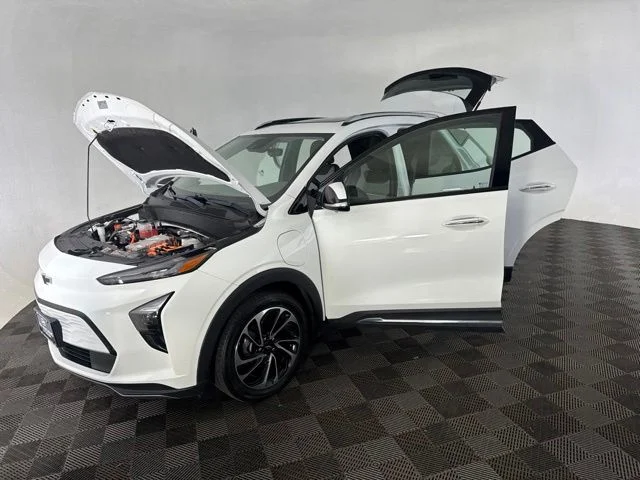 Used 2023 White Chevrolet Premier image 10
