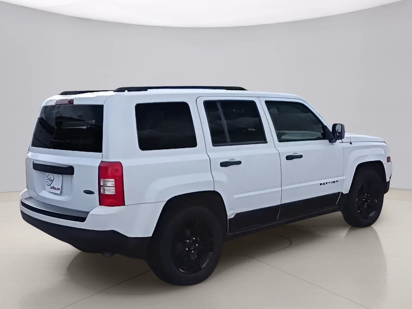 Used 2015 White Jeep SPORT image 5