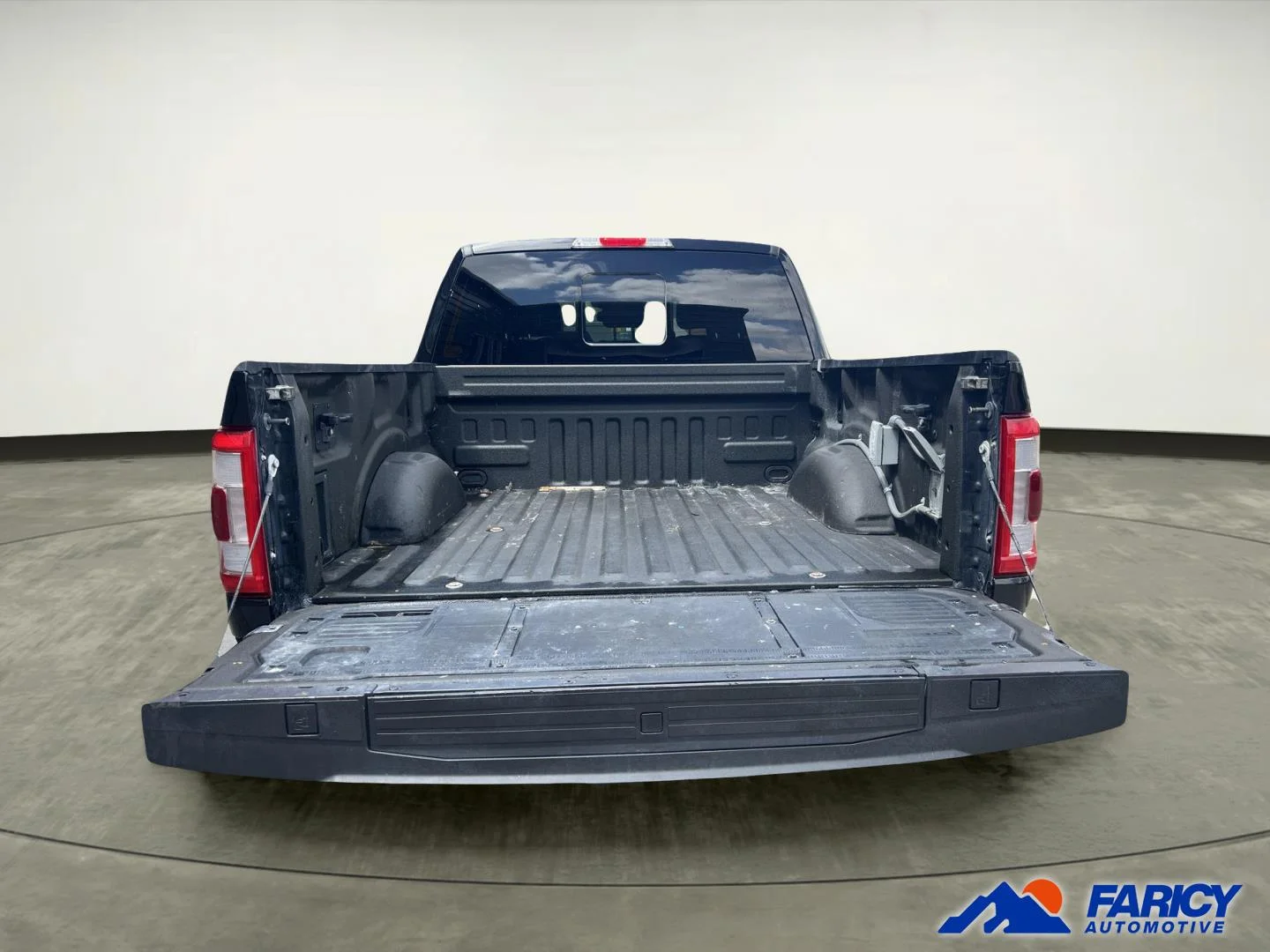 Used 2022 Agate Black Ford LARIAT image 7