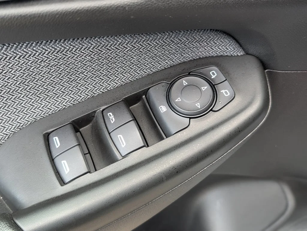 Used 2025 White Chevrolet LT image 19