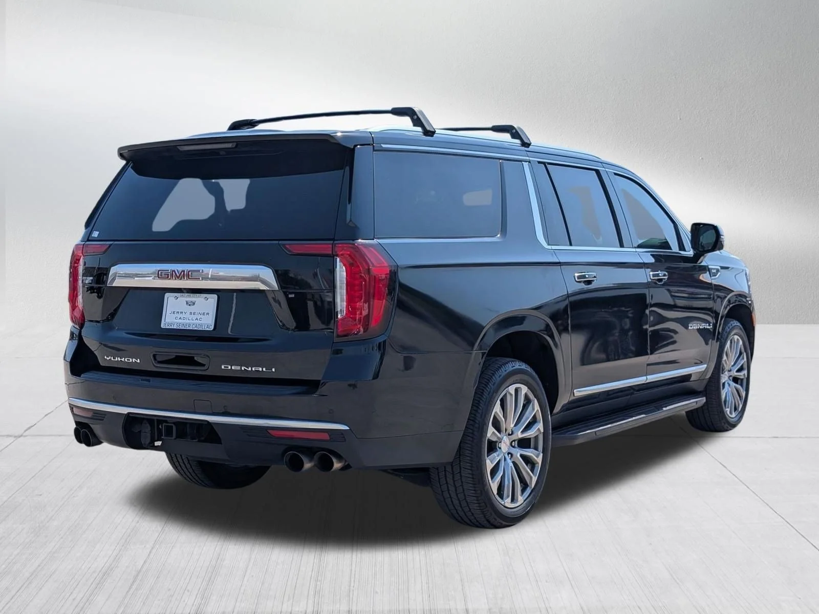 Used 2021 Onyx Black GMC Denali image 5