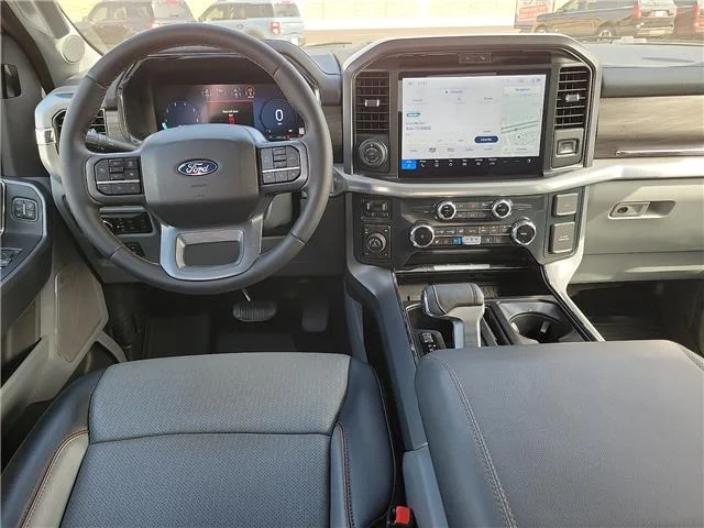 Used 2025 Star White Metallic Tri-Coat Ford Lariat 4x4 SuperCrew Cab 5.5 ft. box 145 in. WB image 9