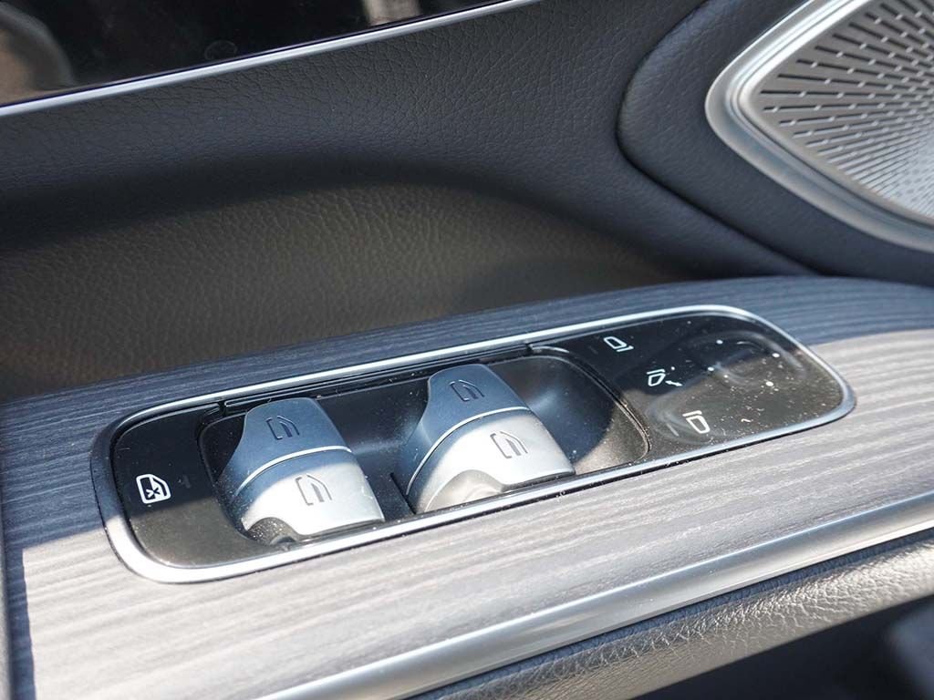 Used 2024 Black Mercedes-Benz 450 image 48