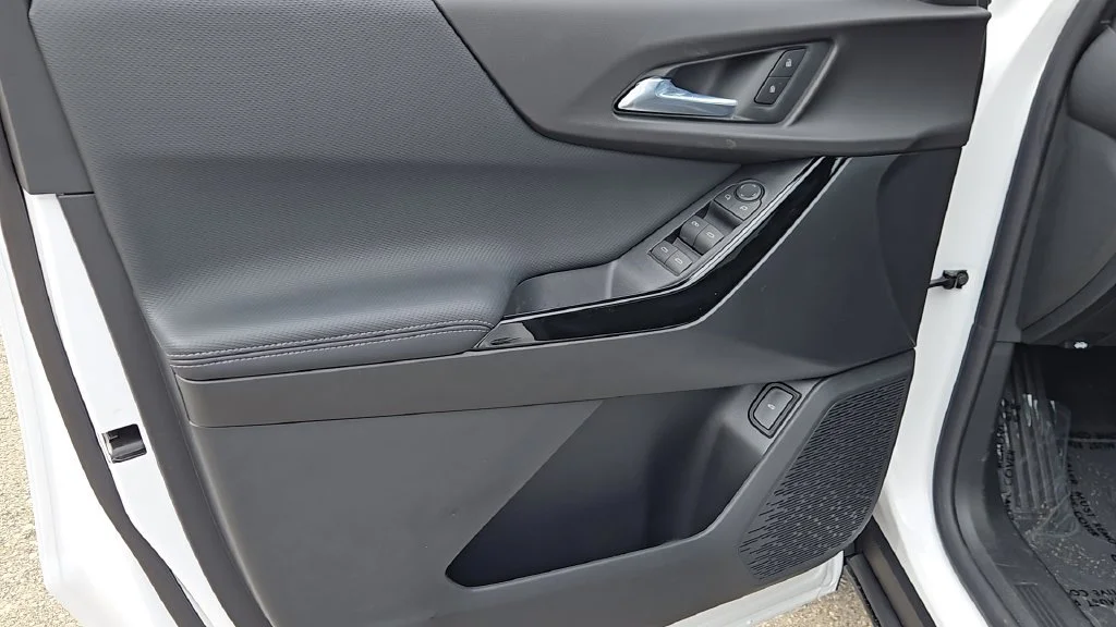 New 2027 Summit White Chevrolet LT image 8