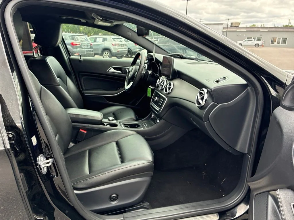 Used 2019  Mercedes-Benz GLA 250 image 36