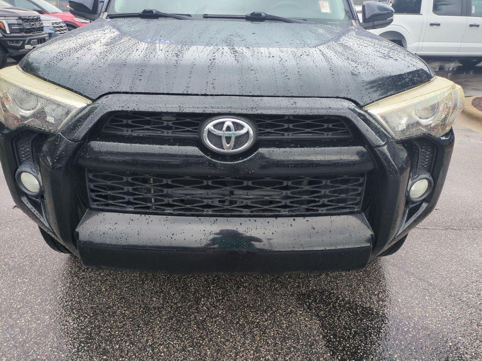 Used 2016 Midnight Black Metallic Toyota SR5 Premium image 14