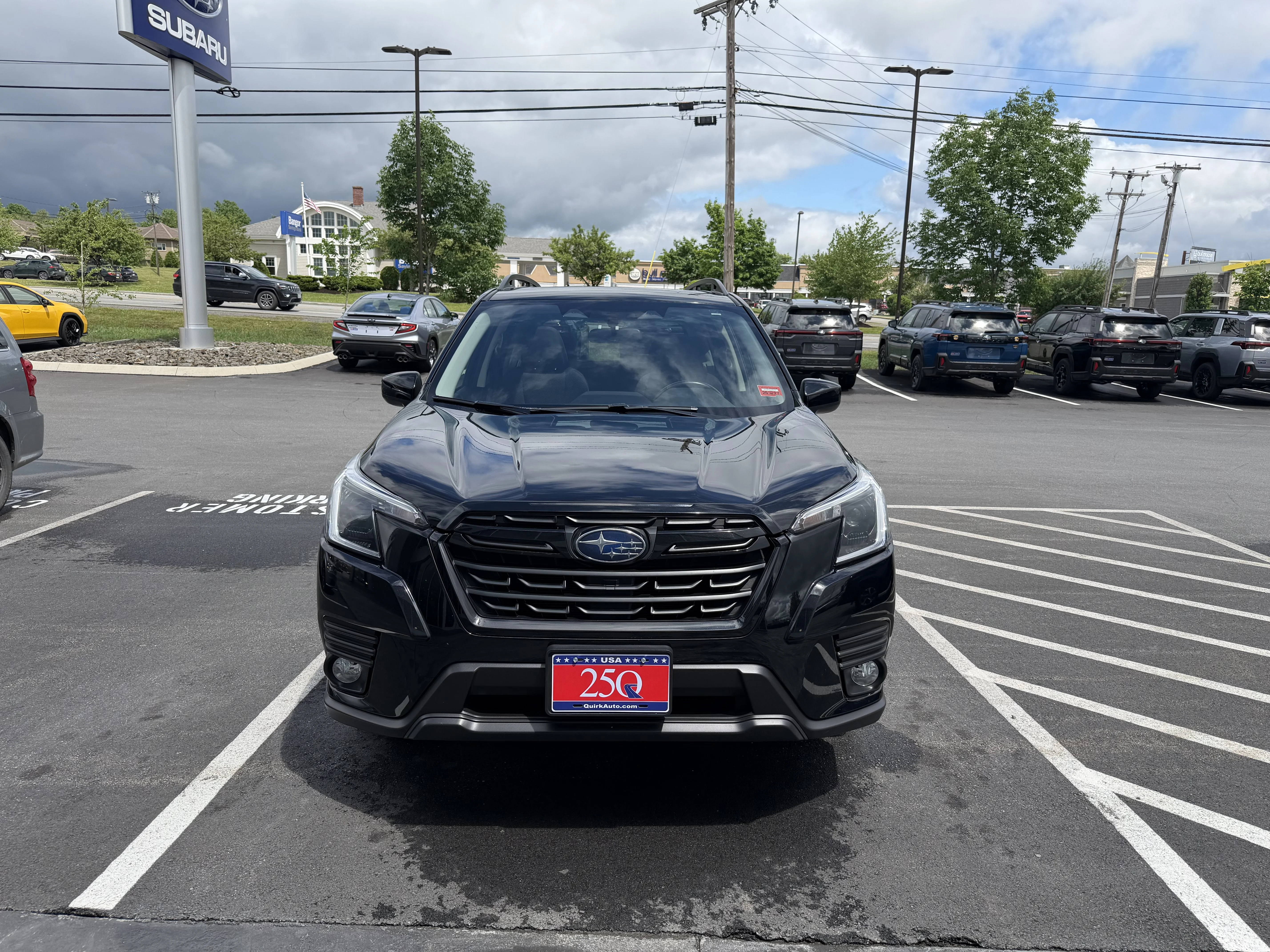 Used 2023 Crystal Black Silica Subaru Premium image 8