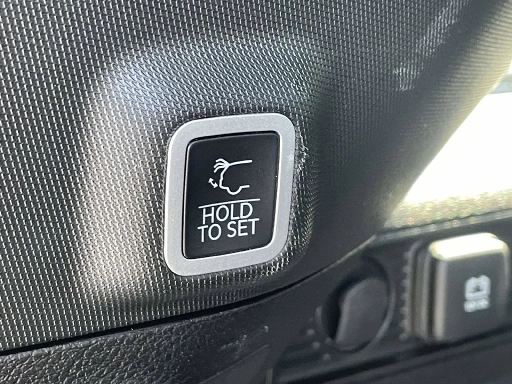 Used 2024 Silver Jeep Altitude X image 39