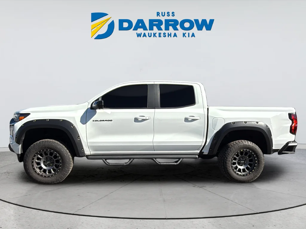 Used 2024 White Chevrolet LT image 2