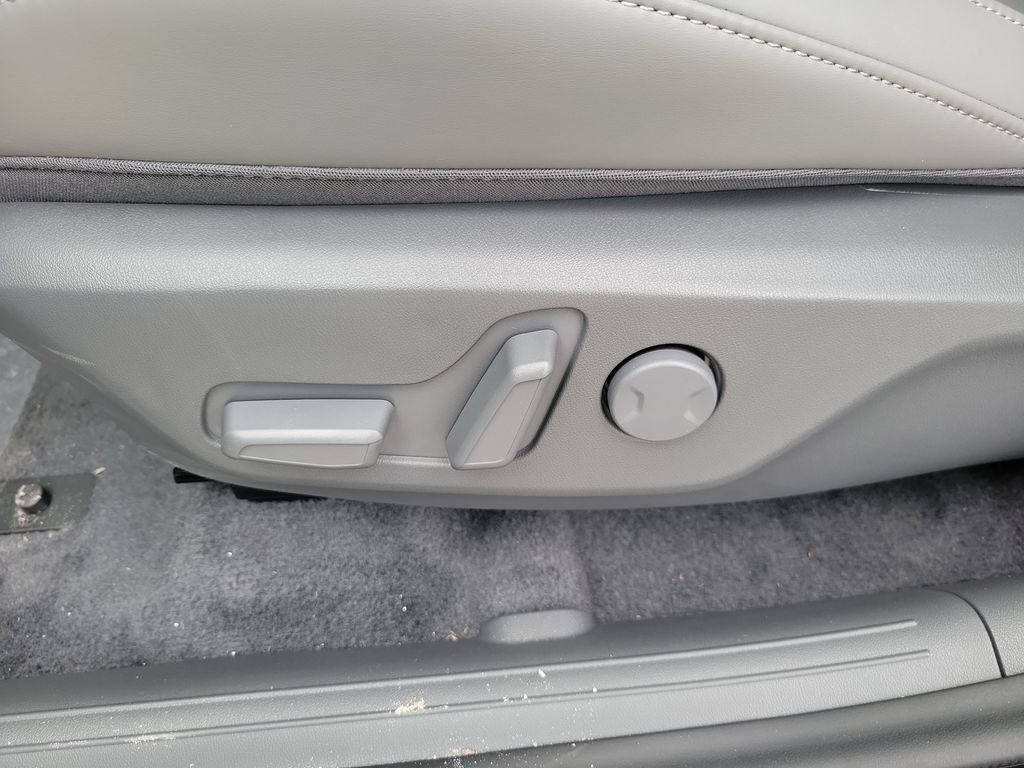 New 2027 Interstellar Gray Kia Wind image 23
