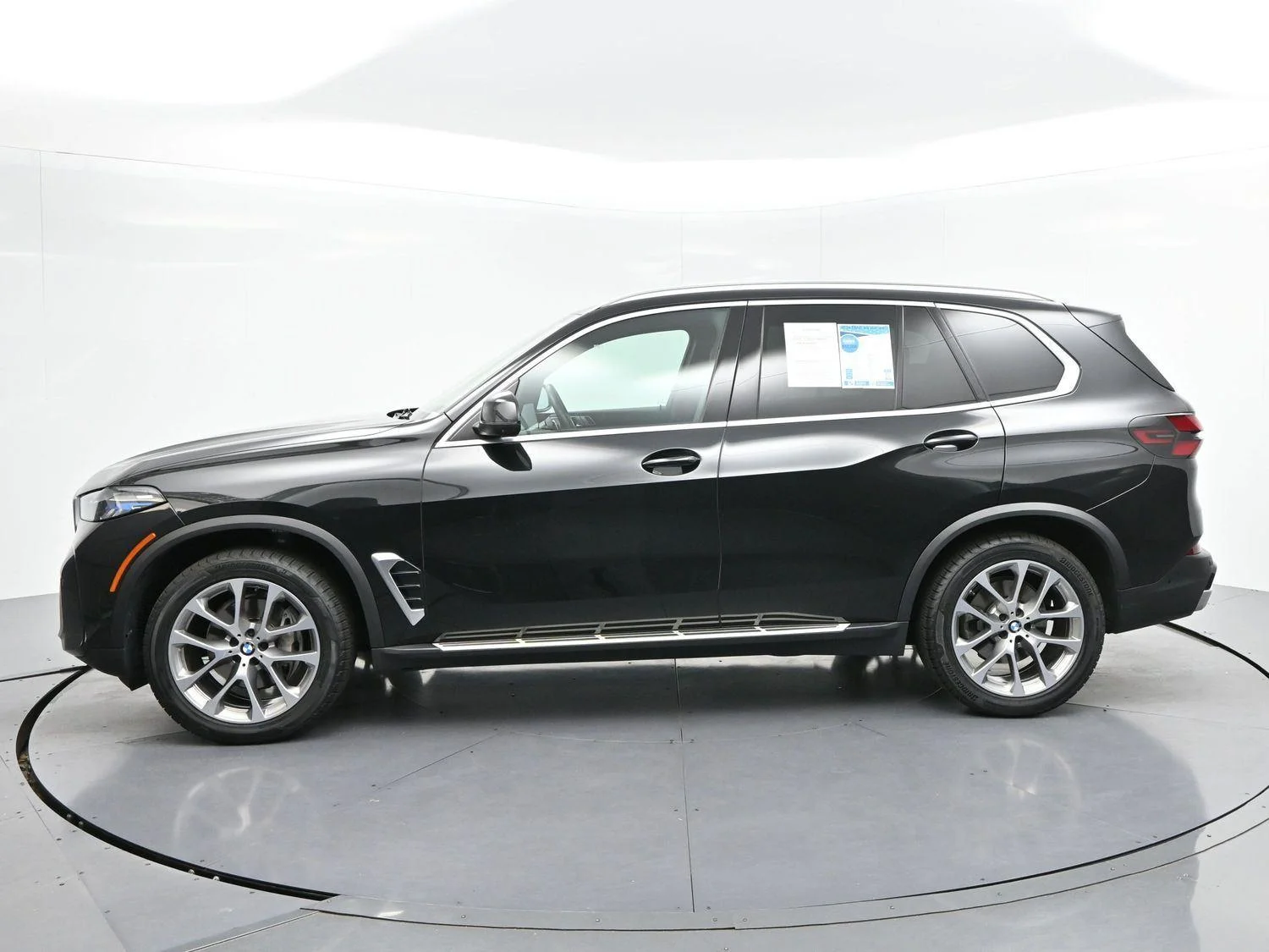Used 2024 Carbon Black Metallic BMW xDrive40i image 4