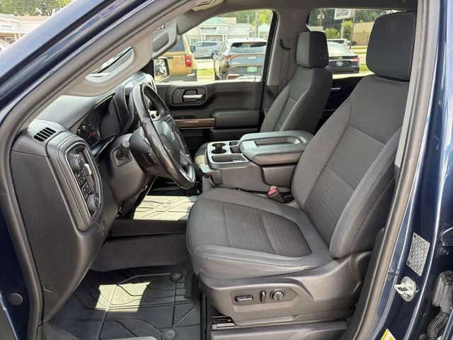 Used 2019 Blue Chevrolet RST image 13