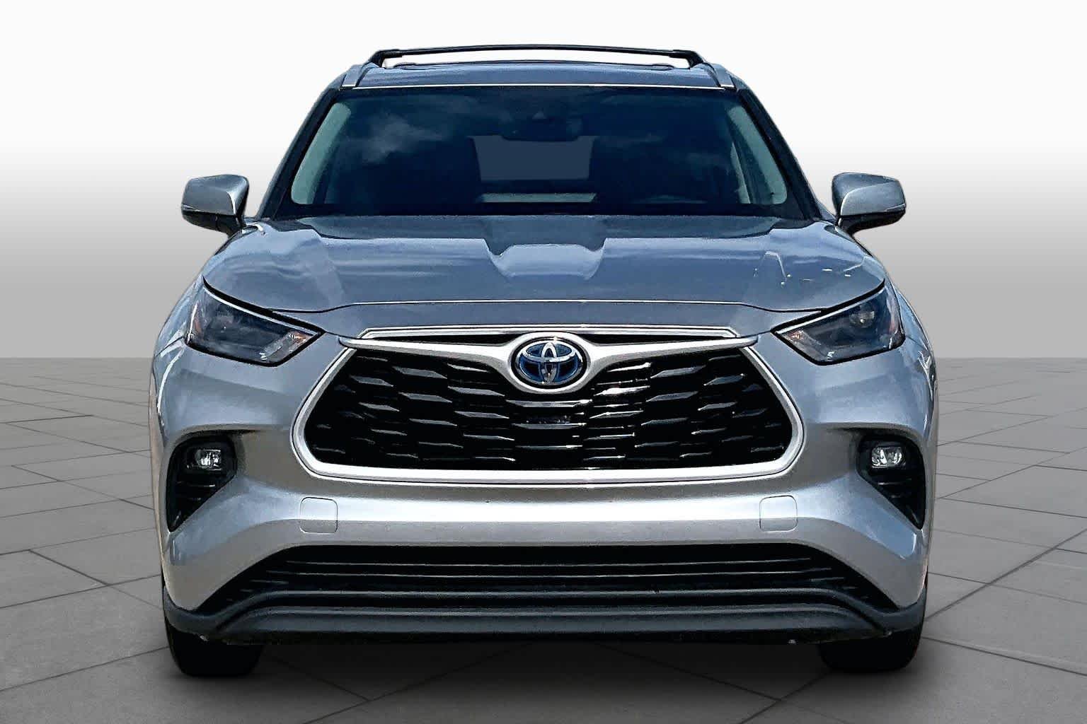 Used 2023 Celestial Silver Metallic Toyota Hybrid XLE image 4