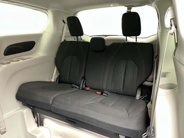 Used 2018 Velvet Red Pearlcoat Chrysler Touring Plus image 11