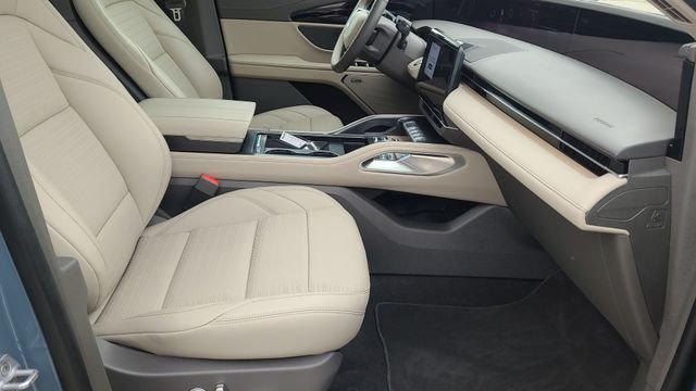 2025 Lincoln Nautilus Reserve - Photo 12