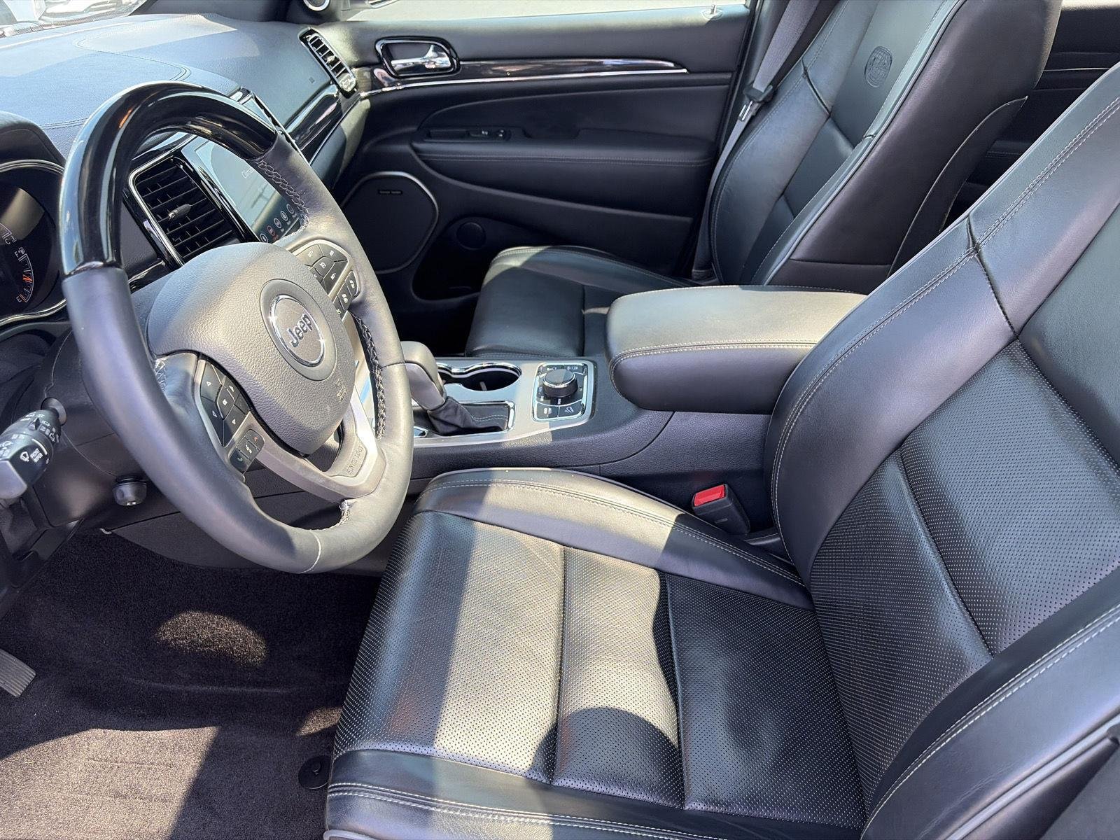 Used 2019 Ivory 3-Coat Jeep Overland image 8