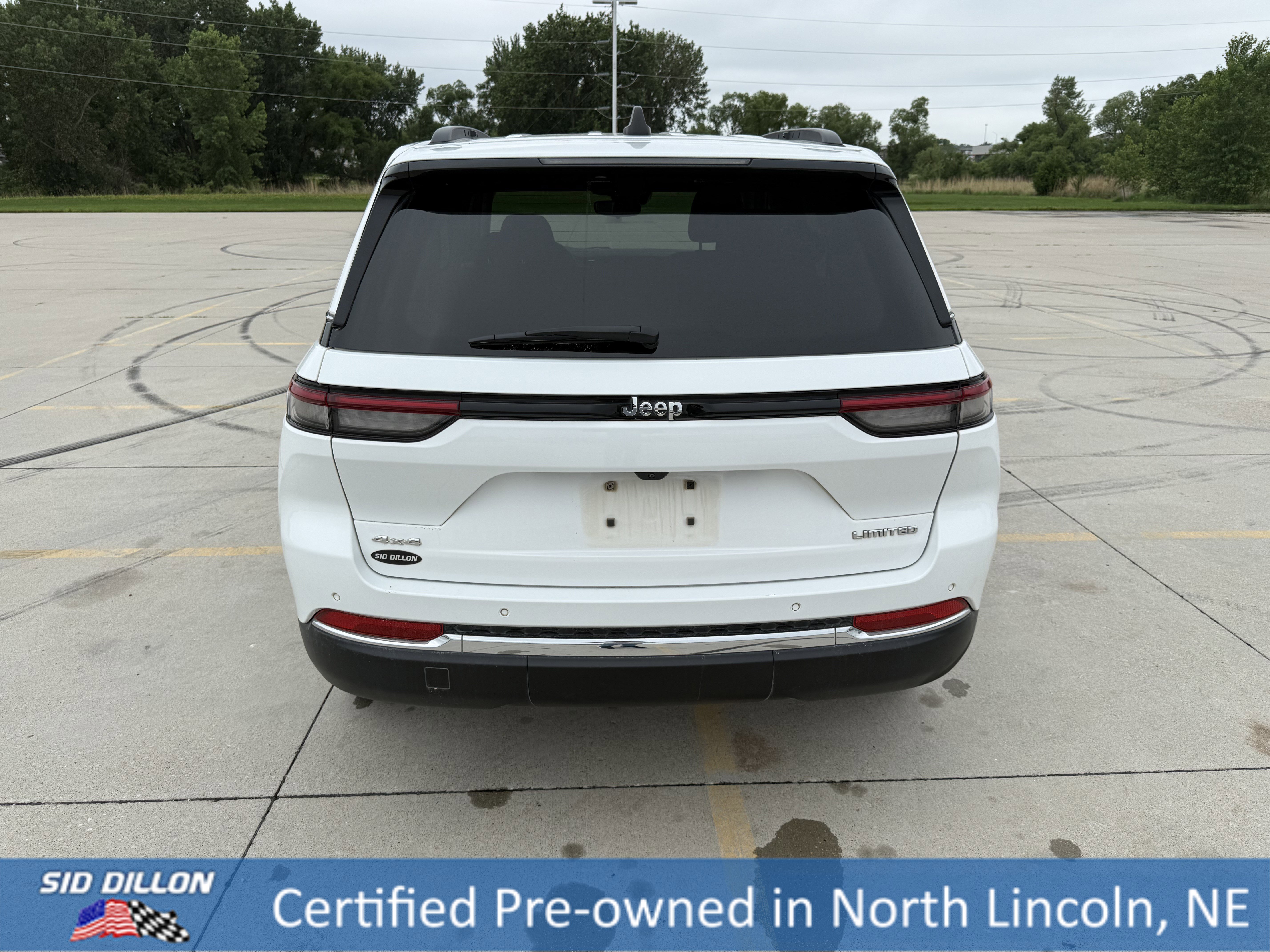 Used 2023 Bright White Clearcoat Jeep Limited image 5