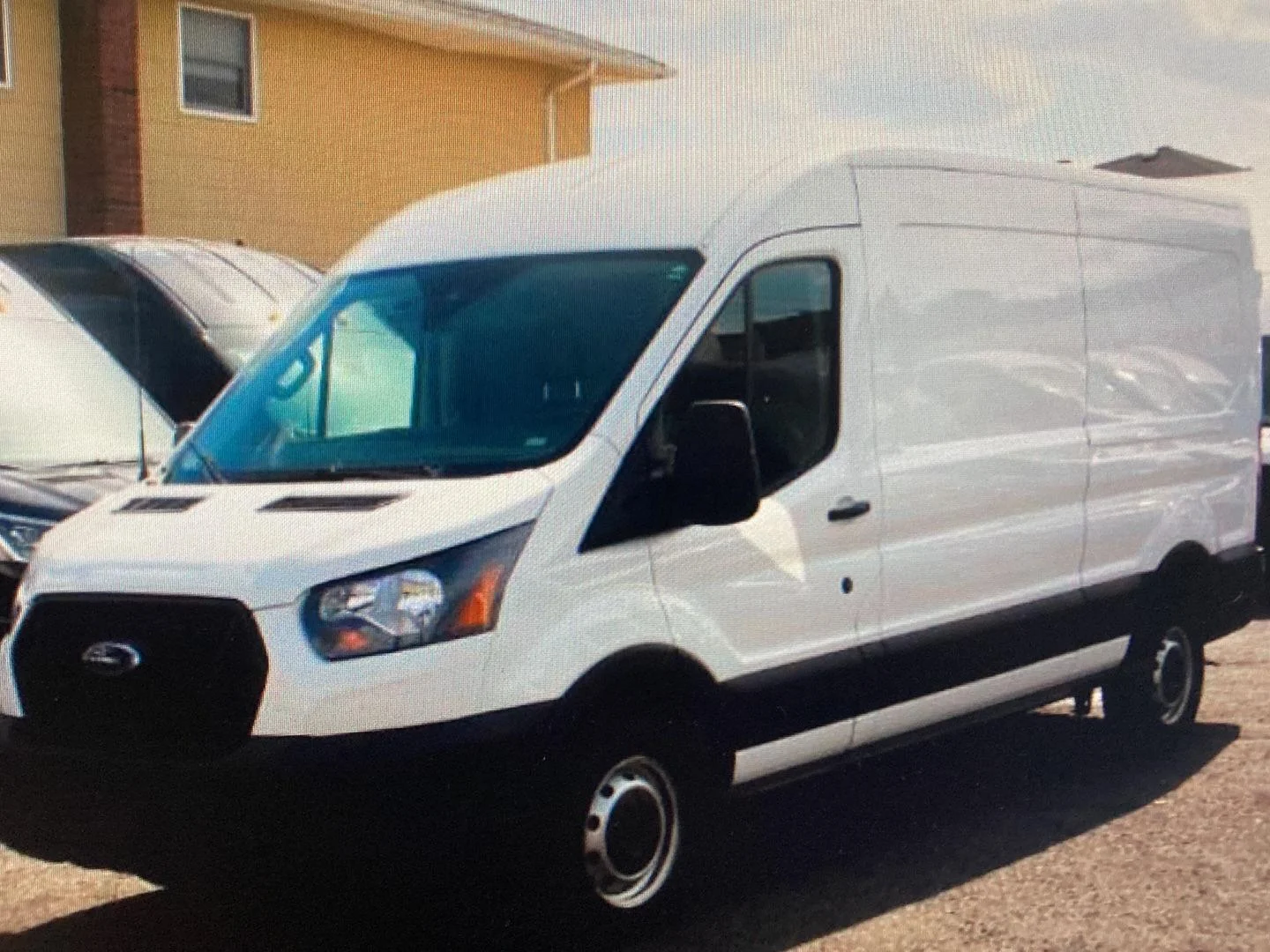 Used 2025 Oxford White Ford 250 image 4