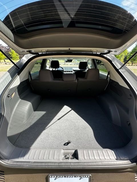 Used 2023 Cyber Gray Hyundai SE image 31