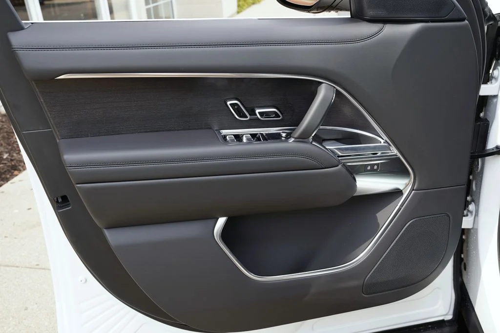 New 2026 Fuji White Land Rover SE image 10