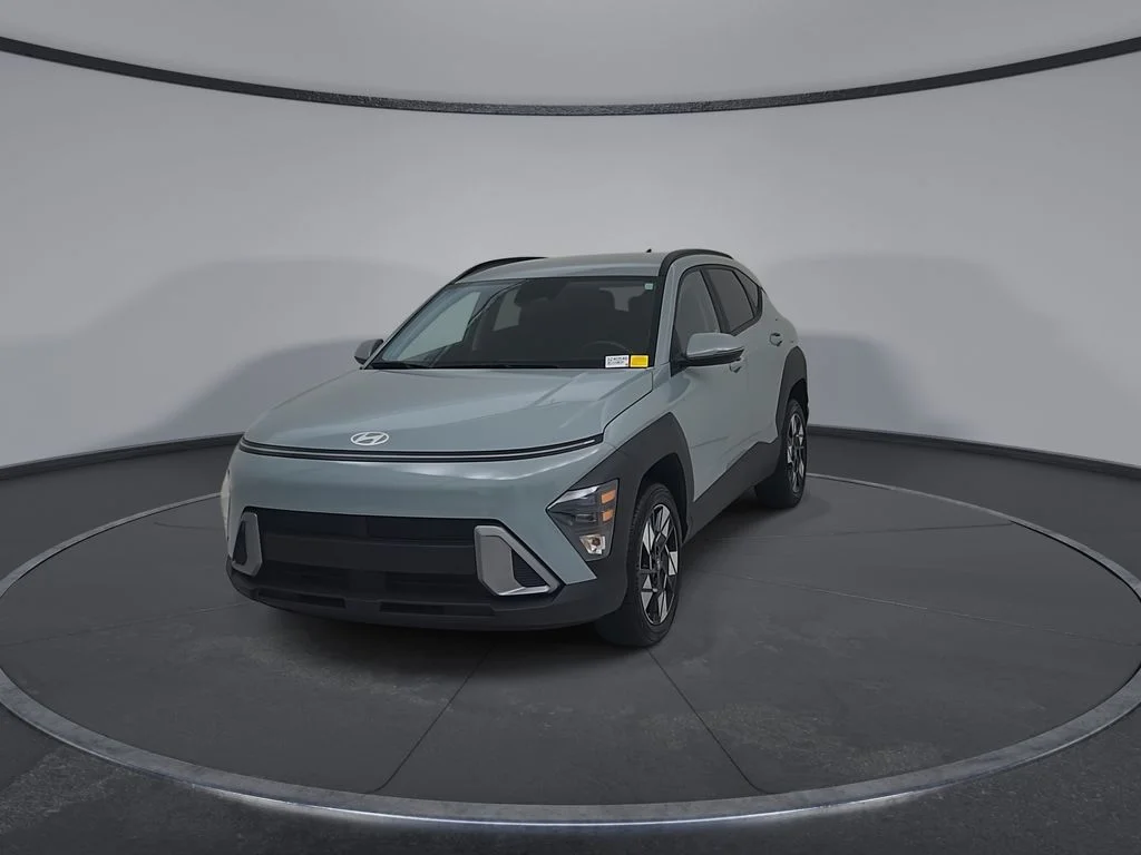Used 2025 Green Hyundai SEL image 6