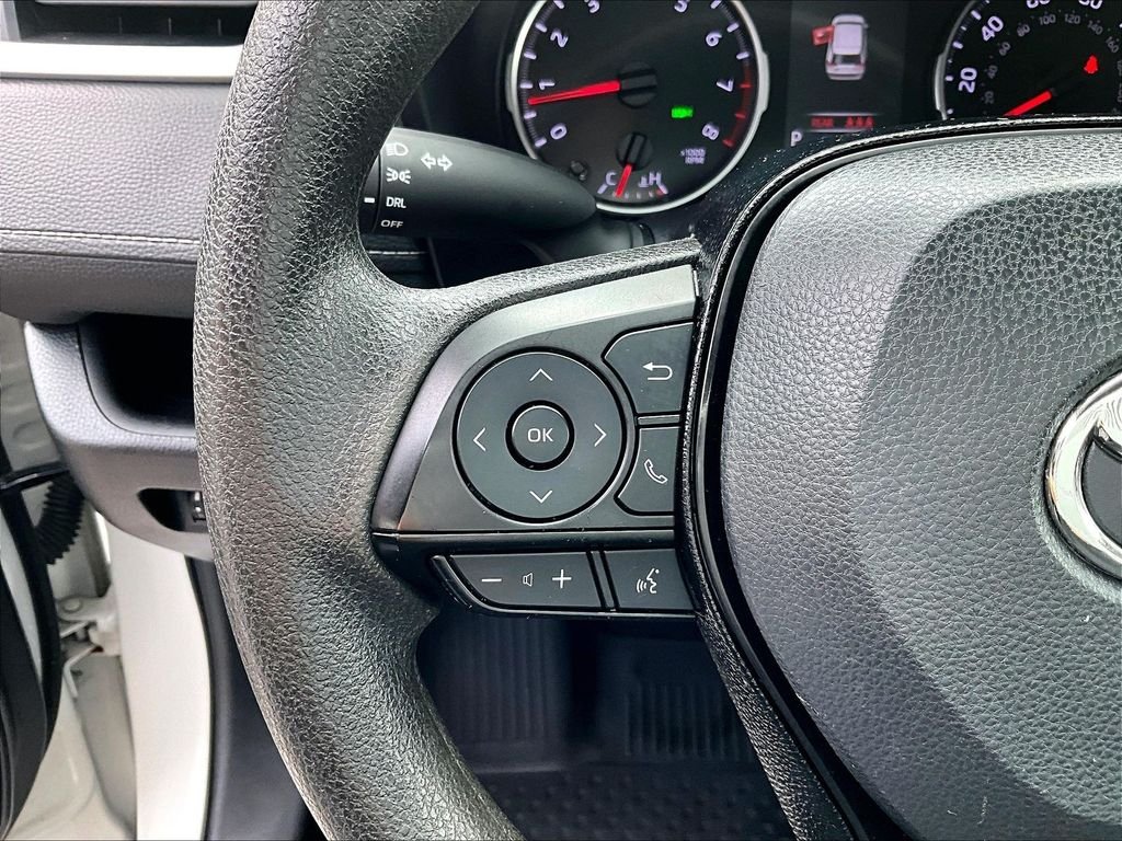 Used 2021 White Toyota LE image 22