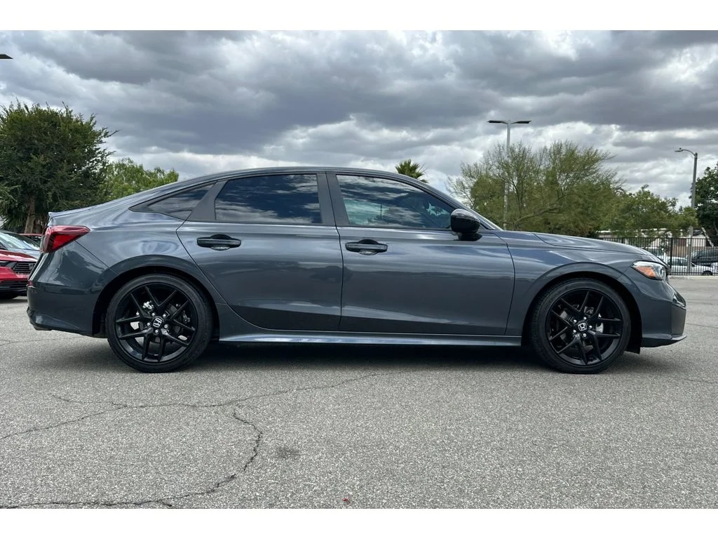 Used 2025 Meteorite Gray Metallic Honda Sport image 7